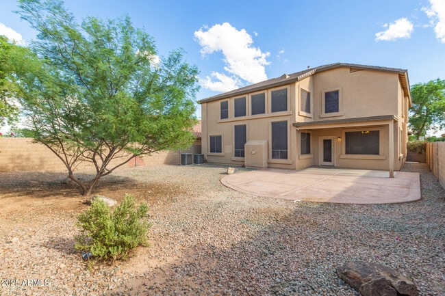 Building Photo - 40882 W Robbins Dr