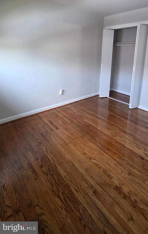 Building Photo - 5454 Burwood Ave