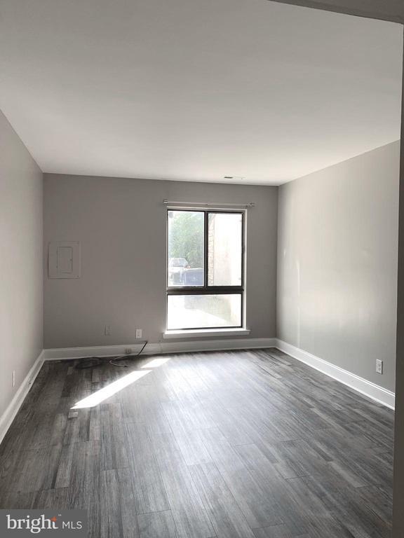 Building Photo - 15 Buttonwood Rd