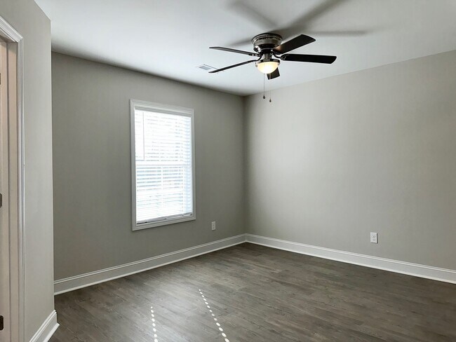 Building Photo - 443 3rd Loop Rd