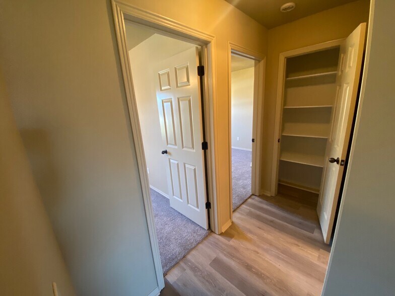 Building Photo - 450 Remson Ln