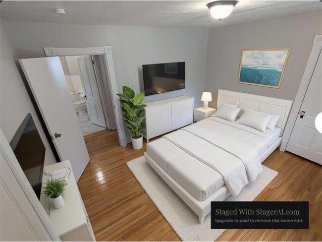 Building Photo - 947 6th St E