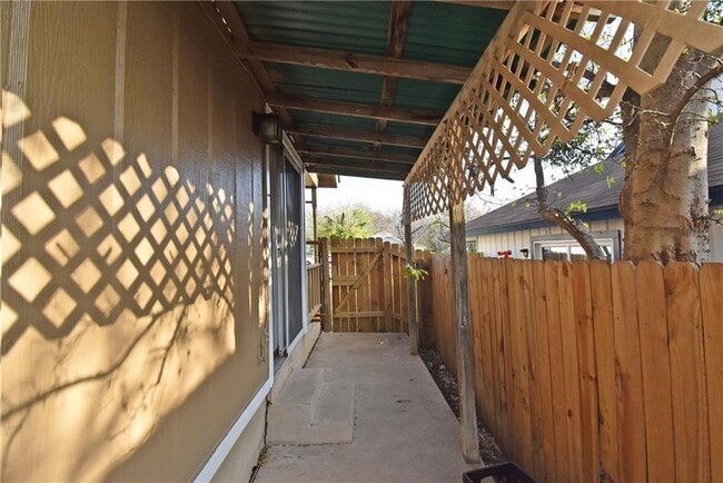 Building Photo - 12316 Dellrey Dr