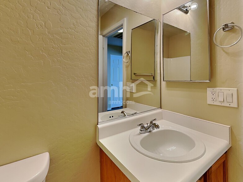 Building Photo - 10006 W Miami St