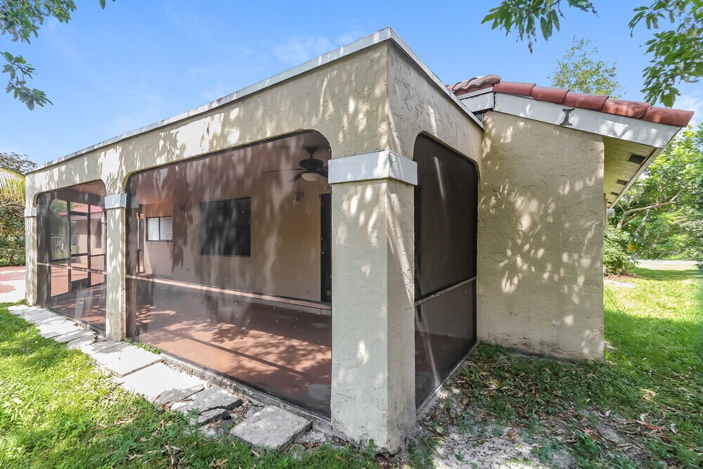 Building Photo - 12646 Buckland St