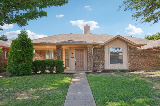 Building Photo - 558 Lee Dr