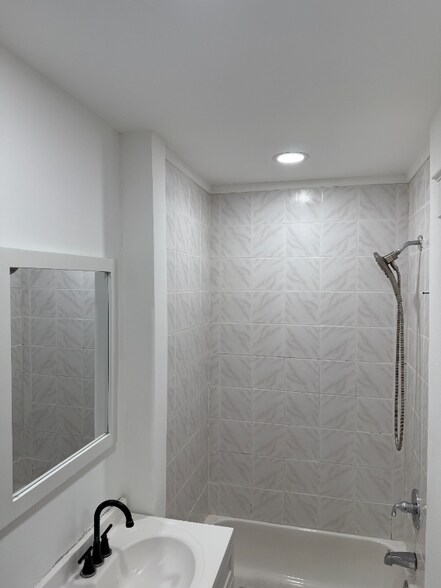 Building Photo - 1317 Broadway