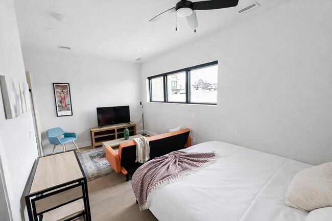 Building Photo - 4624 Douglas St