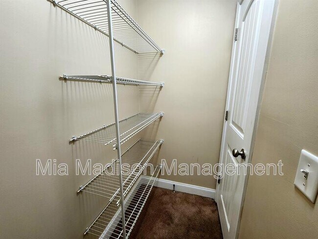 Building Photo - 11330 White Bluff Rd