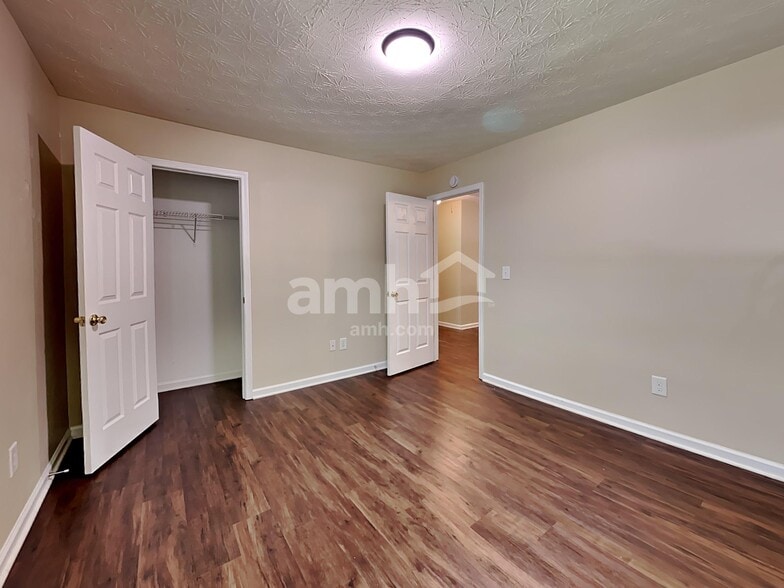 Building Photo - 311 Barberry Pl