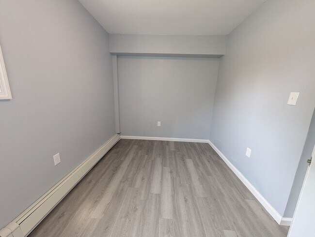 Building Photo - 1307 6th Ave