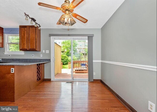Building Photo - 381 W Thornhill Pl