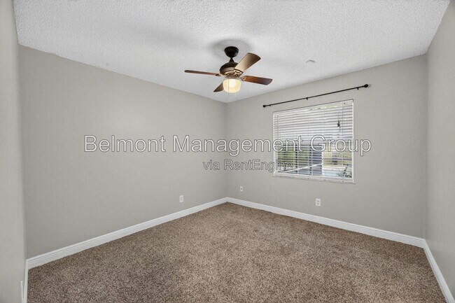 Building Photo - 7606 Waunatta Ct