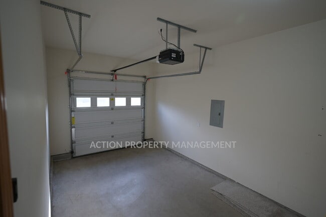 Building Photo - 2 bed 2 bath, in Sequim