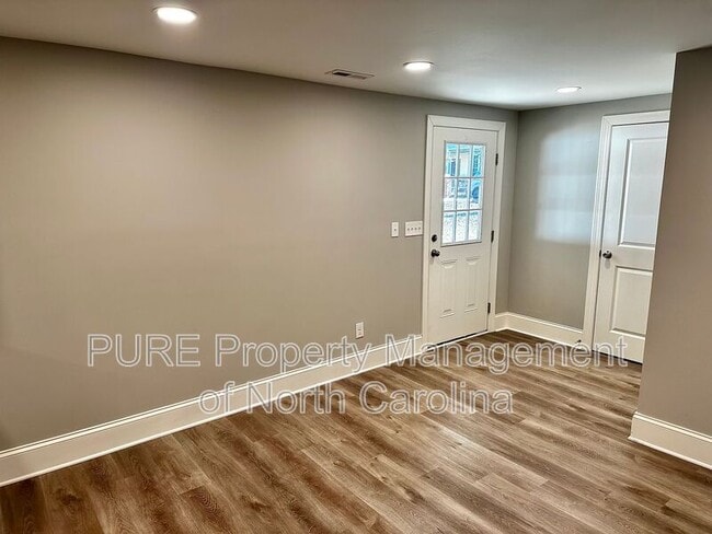 Building Photo - 708 Union St S