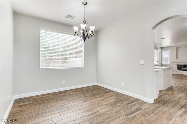 Building Photo - 1124 Coral Rainbow Ave