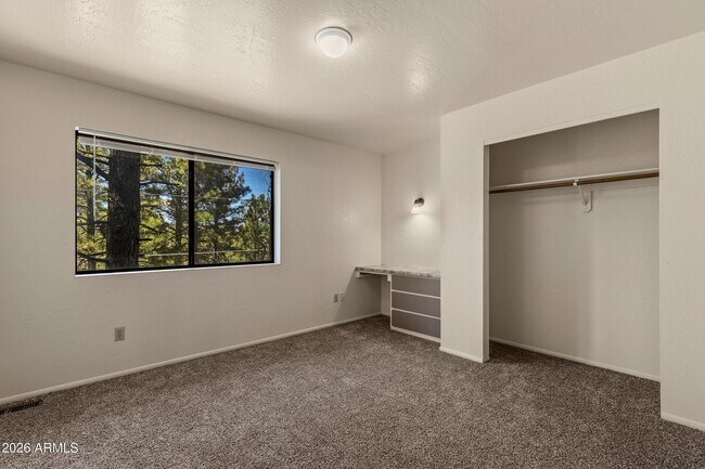 Building Photo - 118 E Paseo del Rio