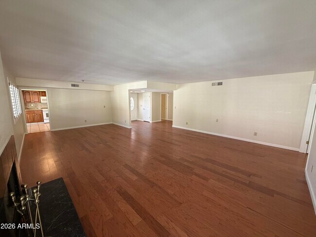 Building Photo - 10402 E Regal Dr