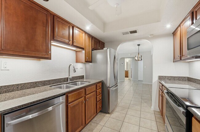 Building Photo - Prime Scottsdale Living | 2 Master Suites + Private Patio Retreat