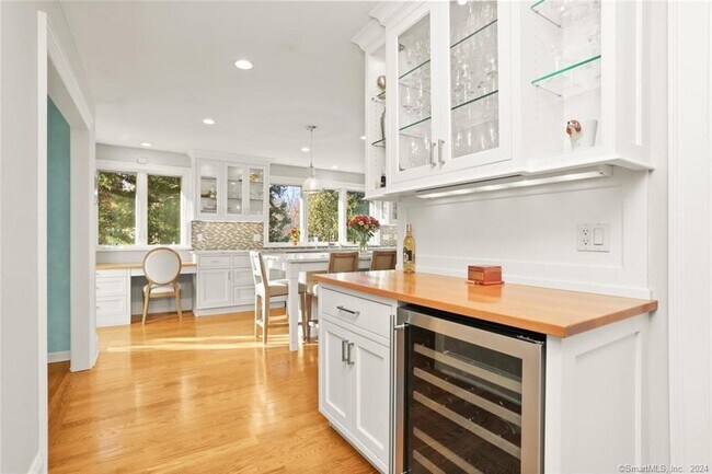 Building Photo - 12 Signal Ln