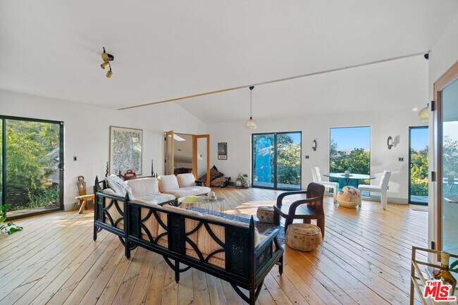 Building Photo - 20784 Medley Ln