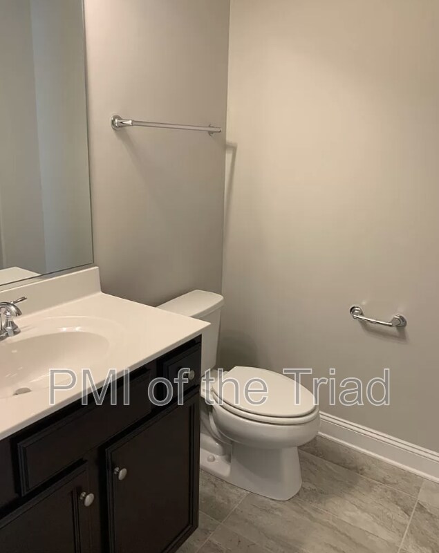 Building Photo - 868 Silver Leaf Dr