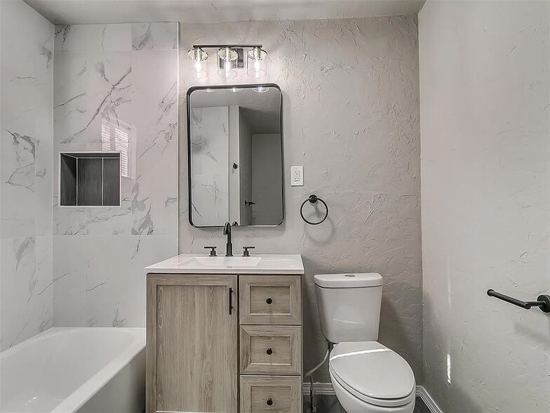Bathroom - 2200 NW 33rd St