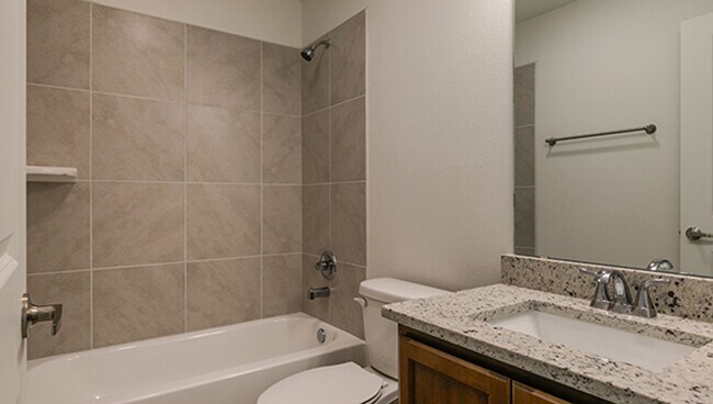 Building Photo - New Townhome in Santa Fe