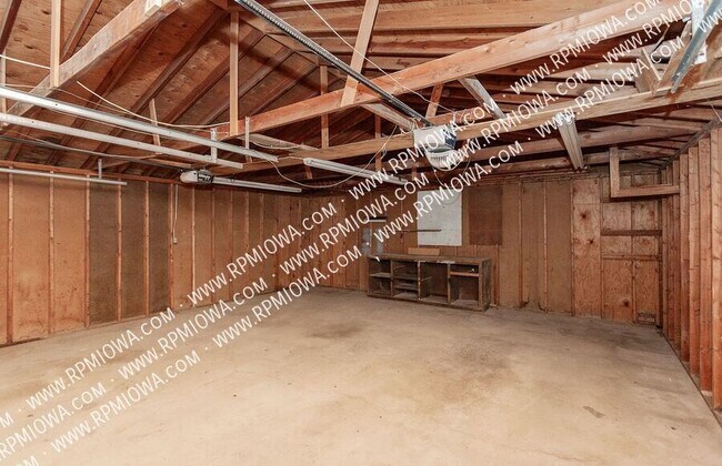 Building Photo - 1020 Williams St