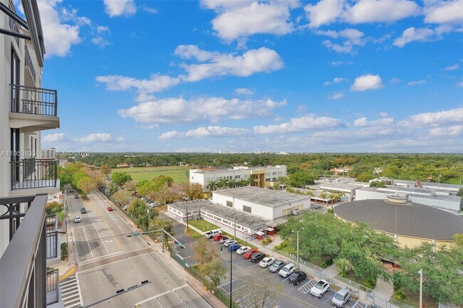 Building Photo - 301 Altara Ave