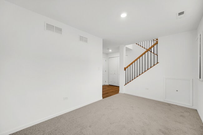 Building Photo - 25712 W Yorkshire Dr