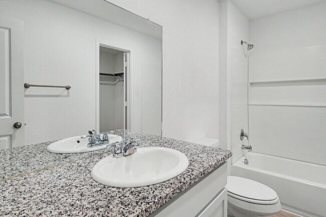 Building Photo - 3 Bed in The Silos | No Carpet + Appliances Included + Community Amenities!