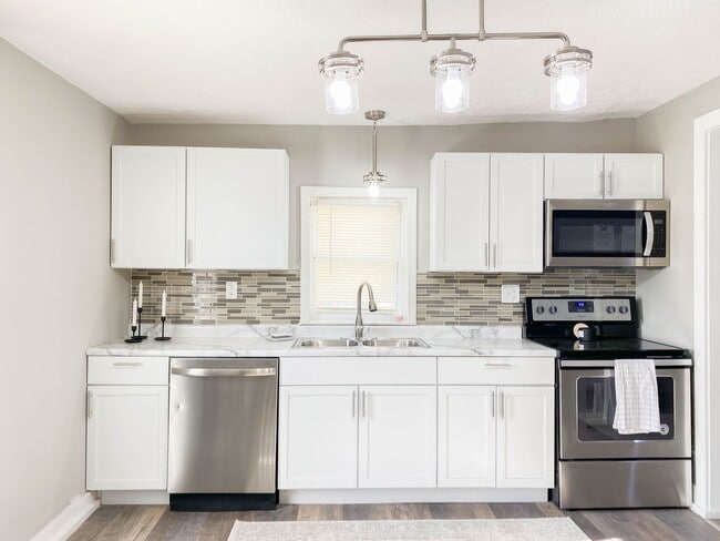 Building Photo - Beautiful 3 Bedroom Home!