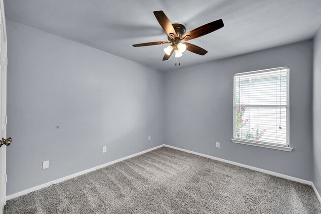 Building Photo - 7811 Holly Berry Ct