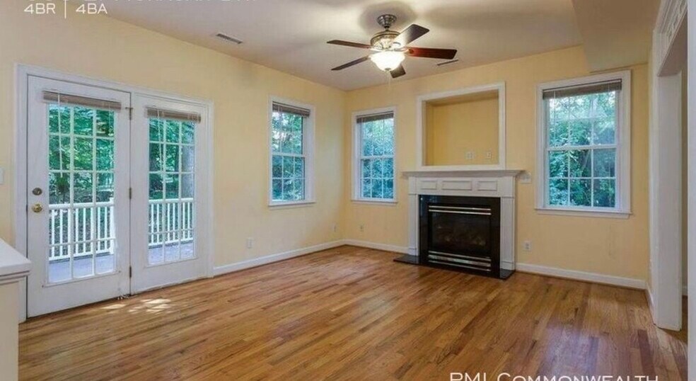 den - 305 E Monacan Dr