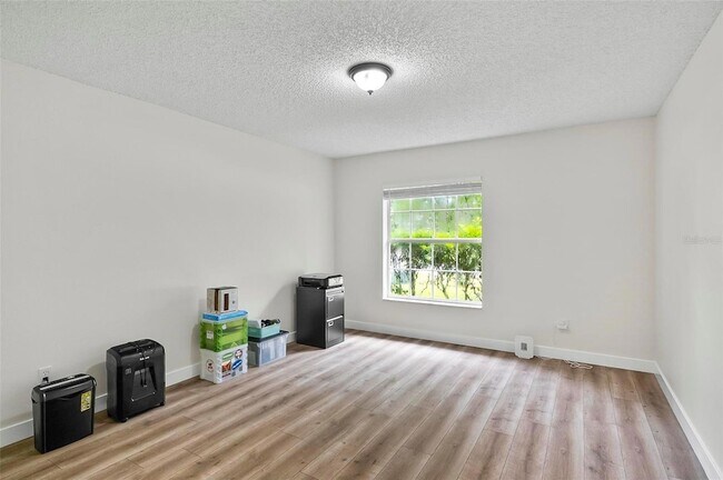 Building Photo - 64 Radcliffe Dr