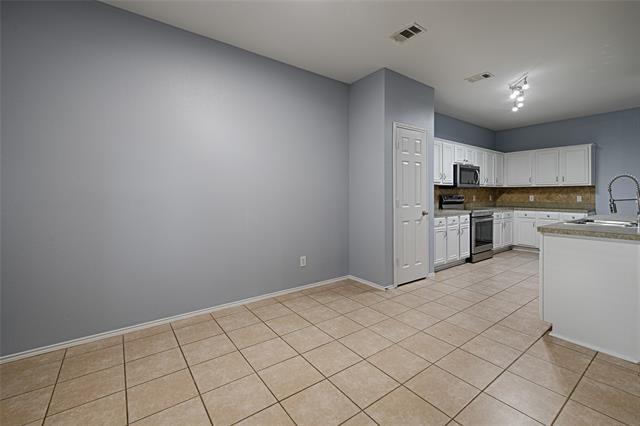 Building Photo - 502 Hickory Ln