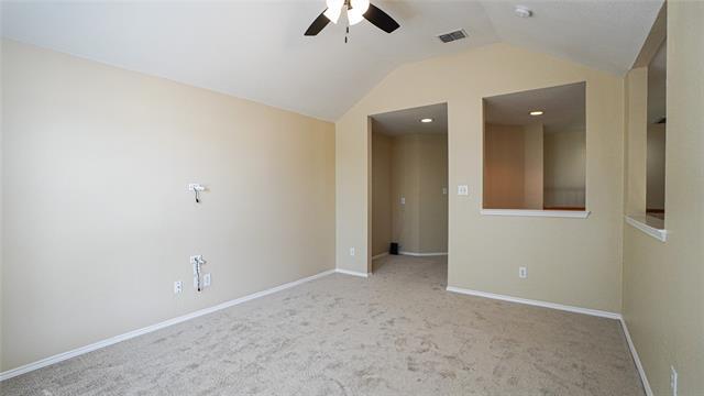 Building Photo - 2060 Garden Crest Dr