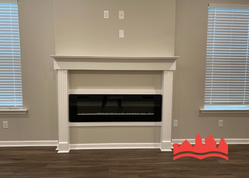 Building Photo - RENT SPECIAL: 1/2 OFF FIRST MONTH RENT!