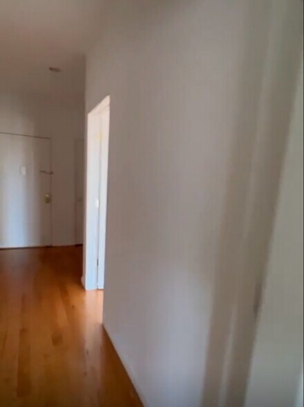 Building Photo - 20-10 Steinway St