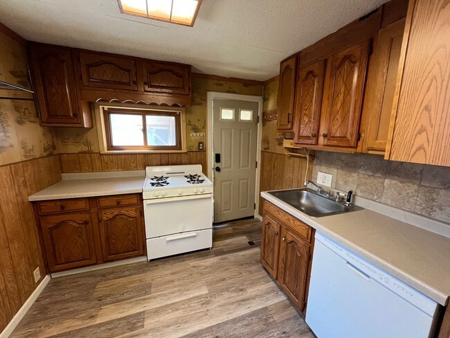 Primary Photo - 1 Bed 1 Bath Single Family Home in Wausau