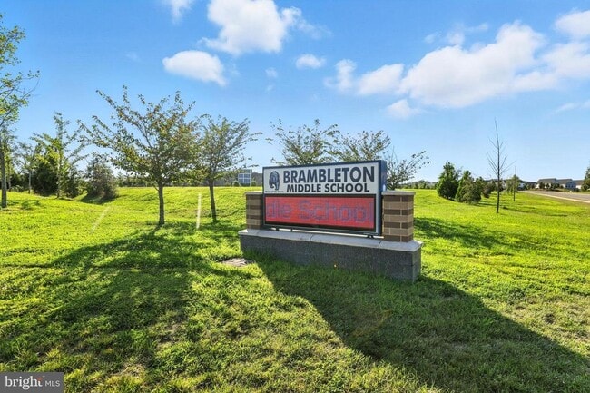 Building Photo - 42048 Creighton Rd