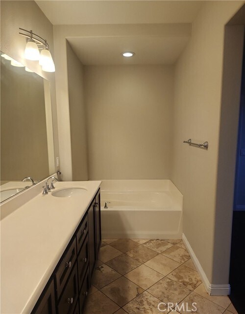 Building Photo - 12377 Hollyhock Dr