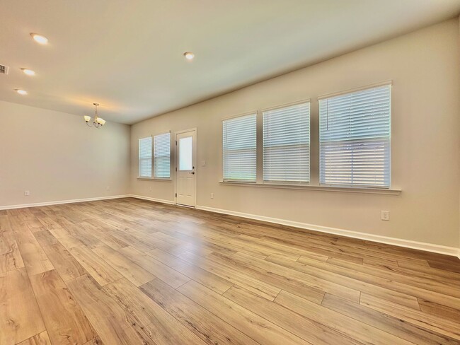 Building Photo - Spacious 3BD Townhome in Solana | 2-Car Garage | Pool, Gym & More