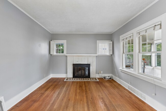 Building Photo - Can't find these!
