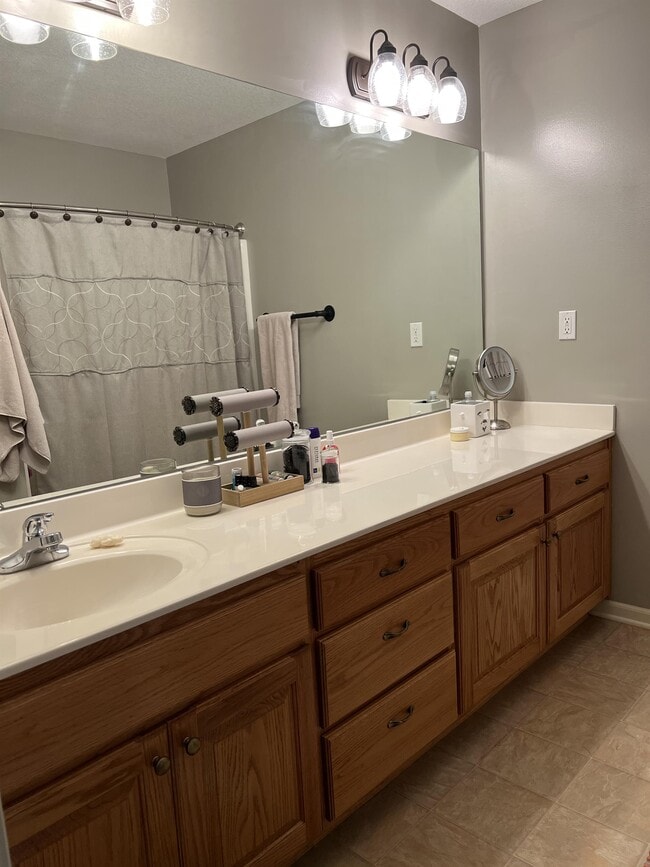 Building Photo - 1225 Dustins Way