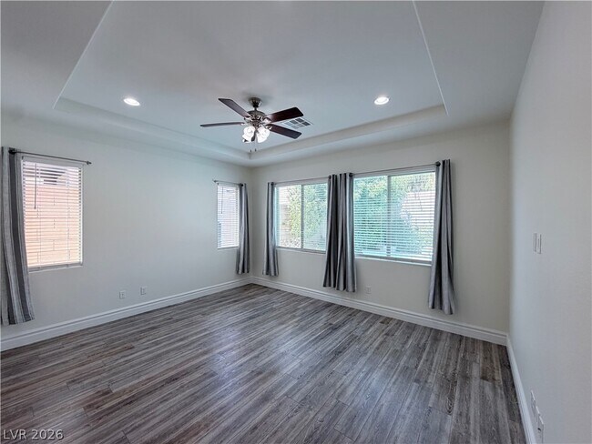 Building Photo - 9936 Wildhorse Cyn Ave