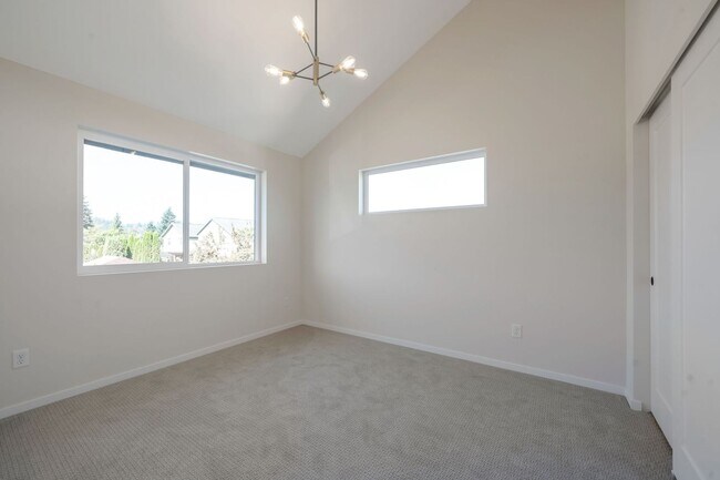 Building Photo - Beautiful 1 year old home in Pacific Wa