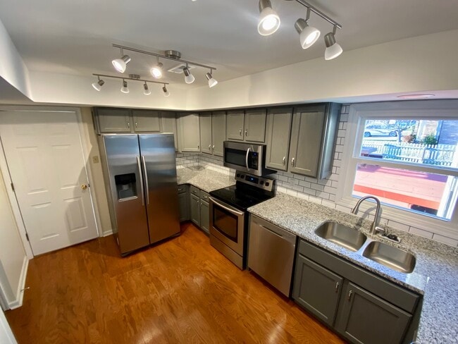 Building Photo - 8705 Mill Run Dr