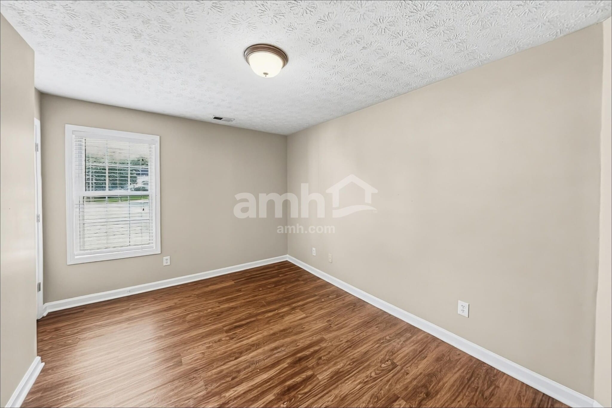 Building Photo - 292 Ridgestone Way SW